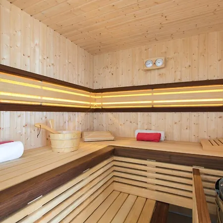 Delfin Indoor Pool & Sauna Villa *