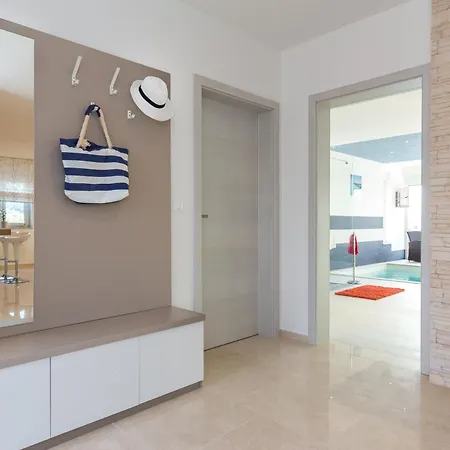 Villa Delfin Indoor Pool & Sauna Punat